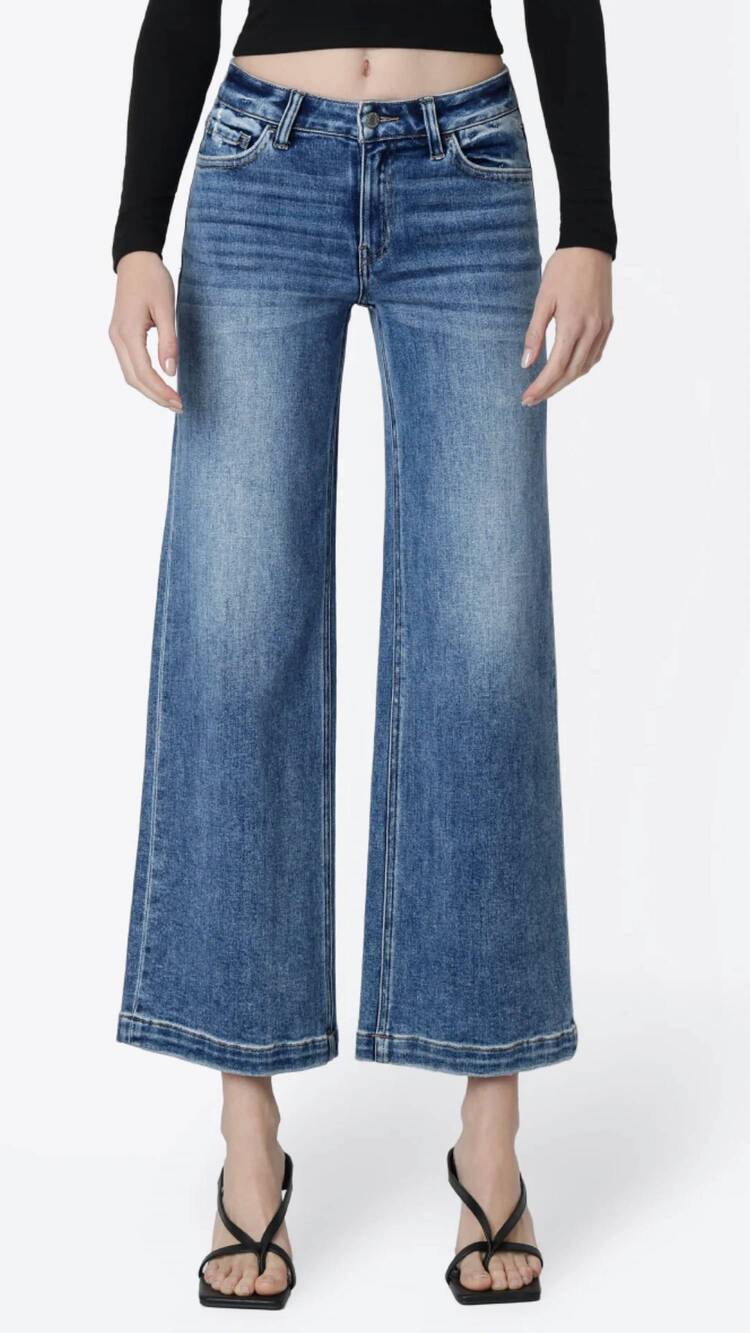 NEW VERVET BY FLYING MONKEY mid rise ankle wide leg jeans in medium wash